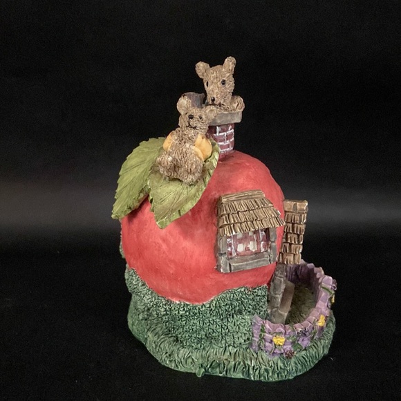 1994 Youngs Mouse Mice Red Apple House Chimney Picket Fence Purple Yellow Flower - Picture 3 of 13